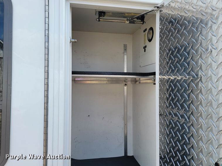 image for item ML9299 2000 Ford E-450 Super Duty  ambulance