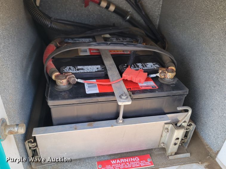 image for item ML9299 2000 Ford E-450 Super Duty  ambulance