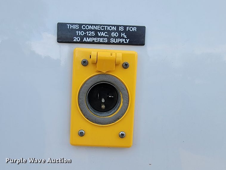 image for item ML9299 2000 Ford E-450 Super Duty  ambulance