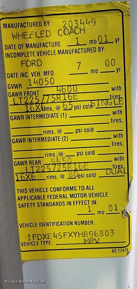 image for item ML9299 2000 Ford E-450 Super Duty  ambulance