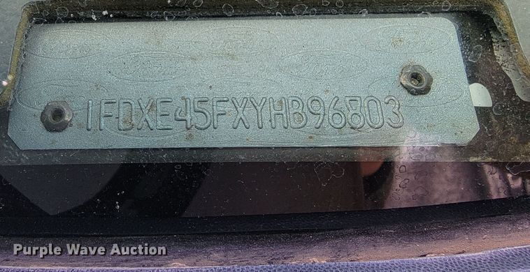 image for item ML9299 2000 Ford E-450 Super Duty  ambulance