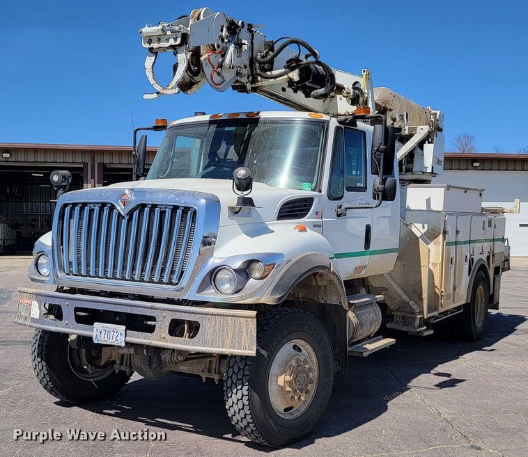 image for item ML9308 2008 International WorkStar 7400  digger derrick truck