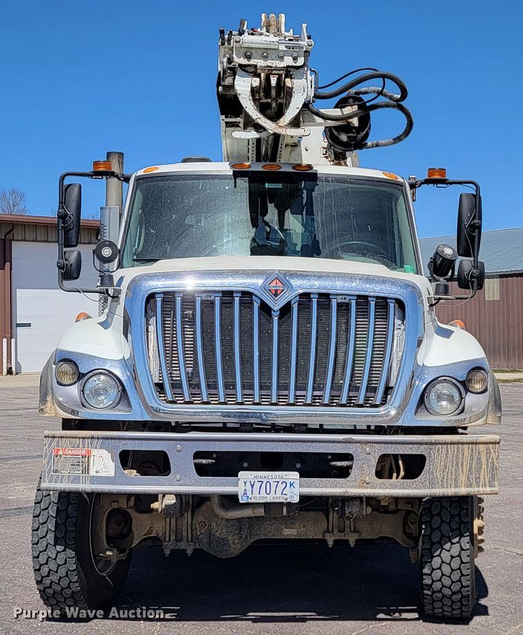 image for item ML9308 2008 International WorkStar 7400  digger derrick truck