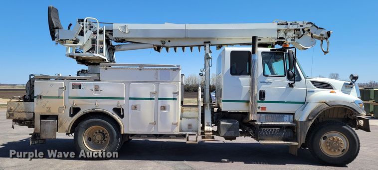 image for item ML9308 2008 International WorkStar 7400  digger derrick truck