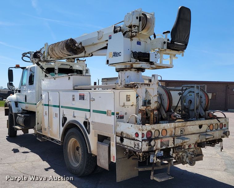 image for item ML9308 2008 International WorkStar 7400  digger derrick truck