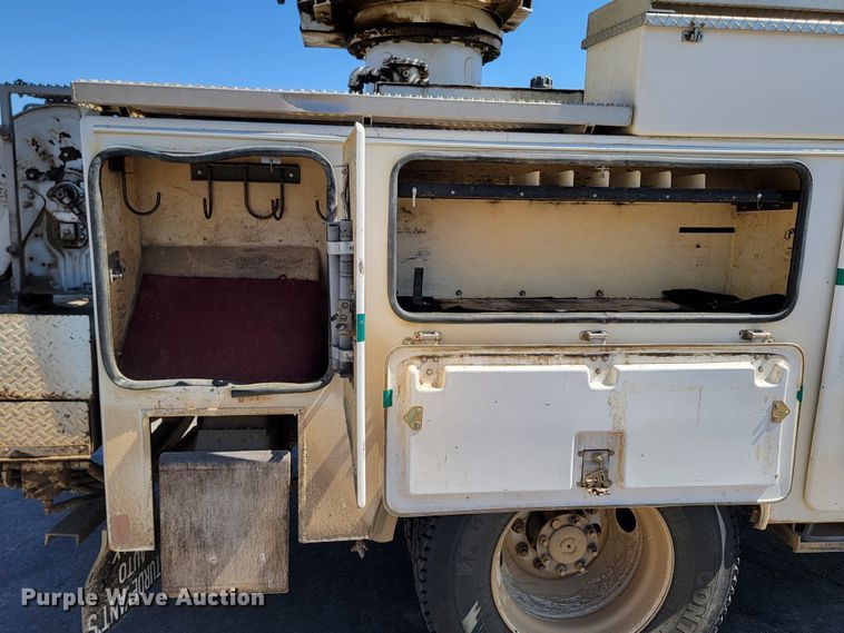 image for item ML9308 2008 International WorkStar 7400  digger derrick truck