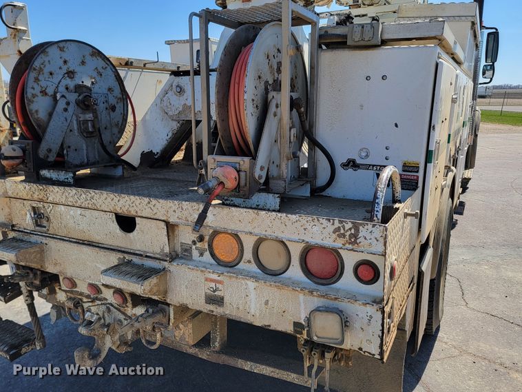 image for item ML9308 2008 International WorkStar 7400  digger derrick truck