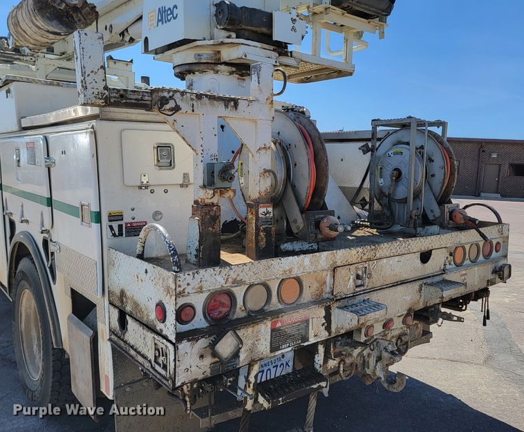 image for item ML9308 2008 International WorkStar 7400  digger derrick truck