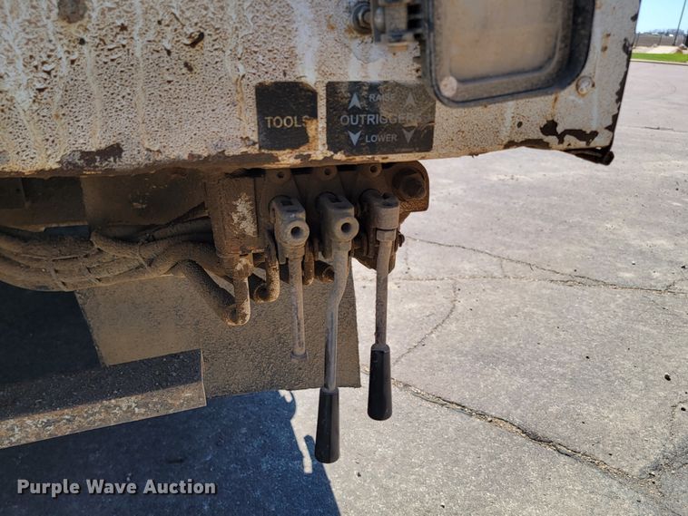 image for item ML9308 2008 International WorkStar 7400  digger derrick truck