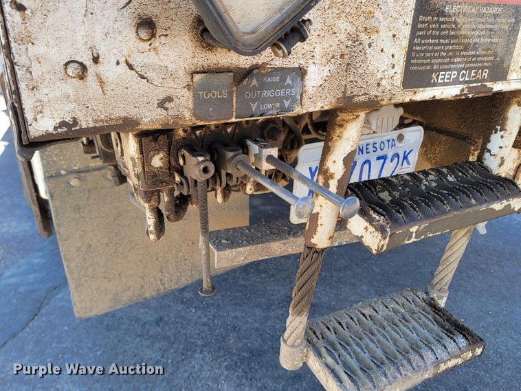 image for item ML9308 2008 International WorkStar 7400  digger derrick truck