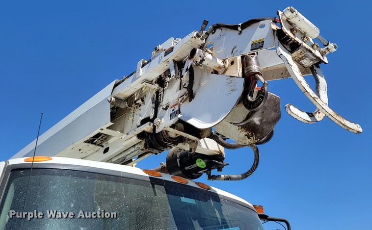 image for item ML9308 2008 International WorkStar 7400  digger derrick truck