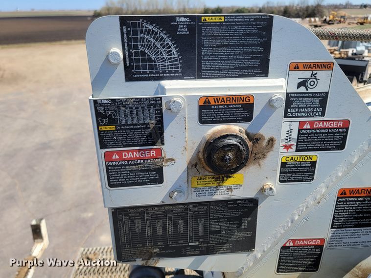 image for item ML9308 2008 International WorkStar 7400  digger derrick truck