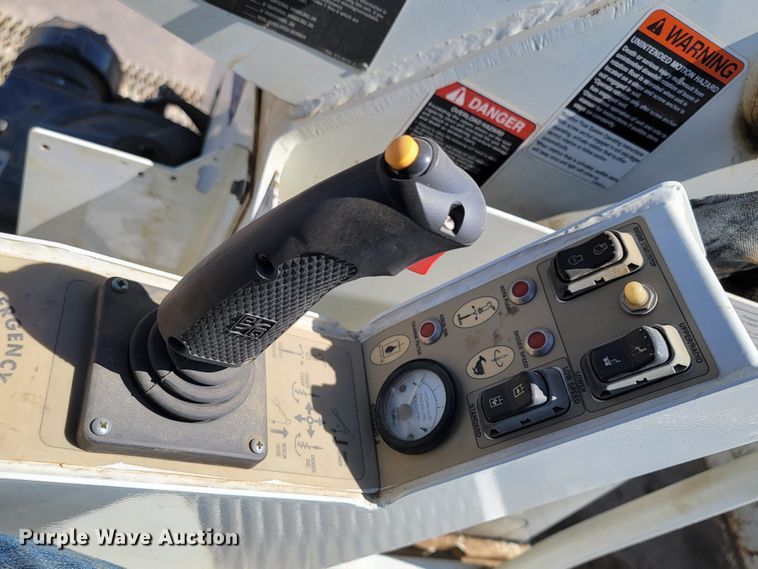 image for item ML9308 2008 International WorkStar 7400  digger derrick truck