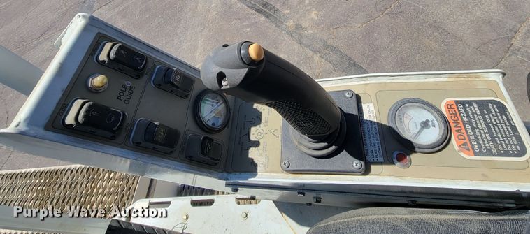 image for item ML9308 2008 International WorkStar 7400  digger derrick truck