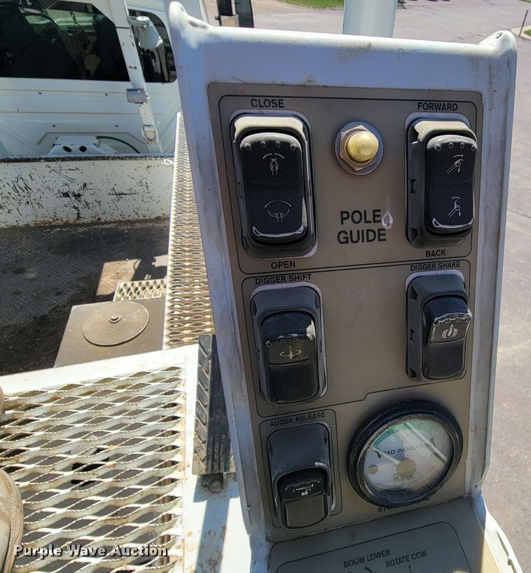 image for item ML9308 2008 International WorkStar 7400  digger derrick truck