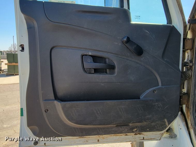 image for item ML9308 2008 International WorkStar 7400  digger derrick truck