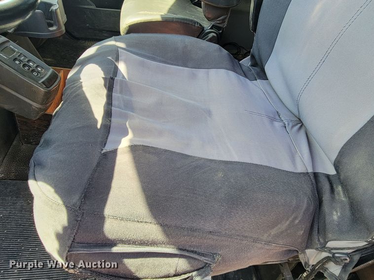 image for item ML9308 2008 International WorkStar 7400  digger derrick truck