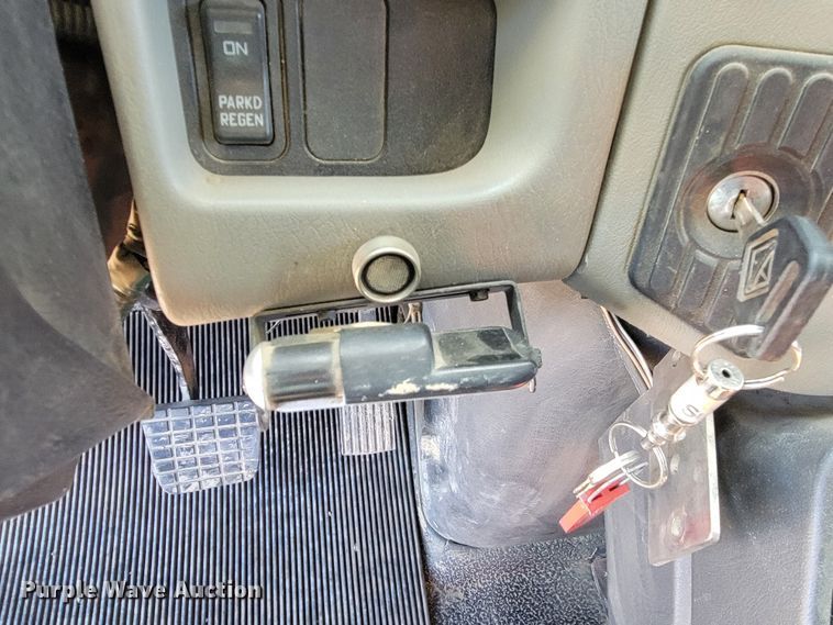 image for item ML9308 2008 International WorkStar 7400  digger derrick truck