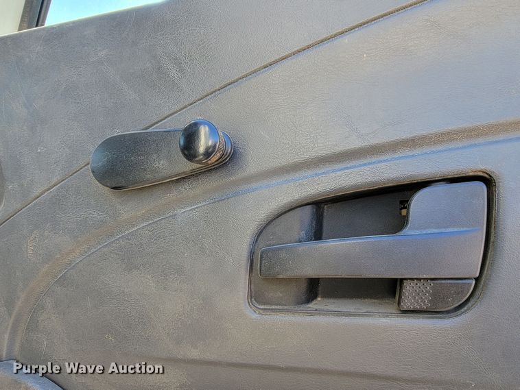 image for item ML9308 2008 International WorkStar 7400  digger derrick truck