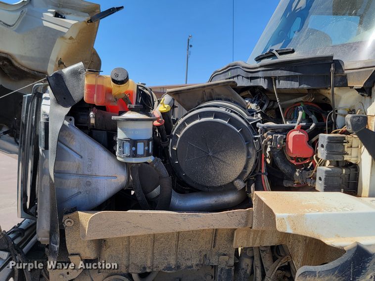 image for item ML9308 2008 International WorkStar 7400  digger derrick truck