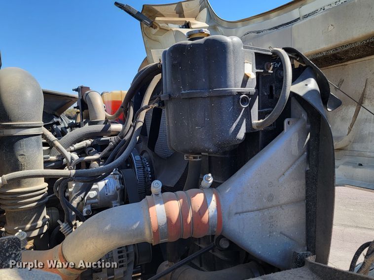 image for item ML9308 2008 International WorkStar 7400  digger derrick truck