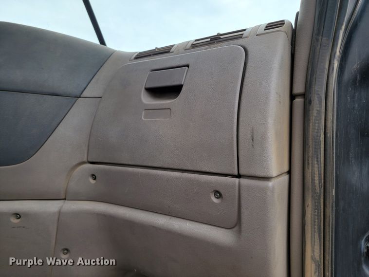 image for item ML9339 2009 Freightliner Cascadia 125  semi truck