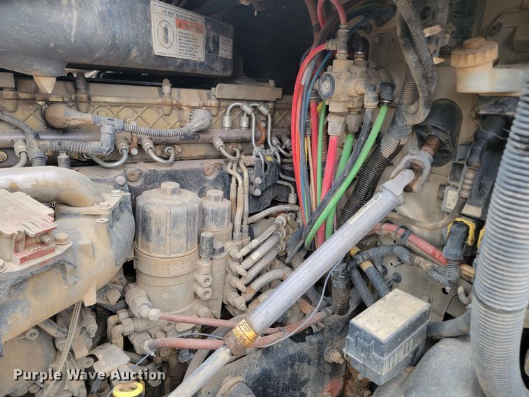 image for item ML9339 2009 Freightliner Cascadia 125  semi truck