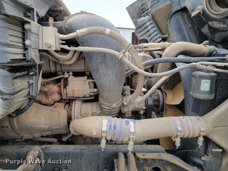 image for item ML9339 2009 Freightliner Cascadia 125  semi truck