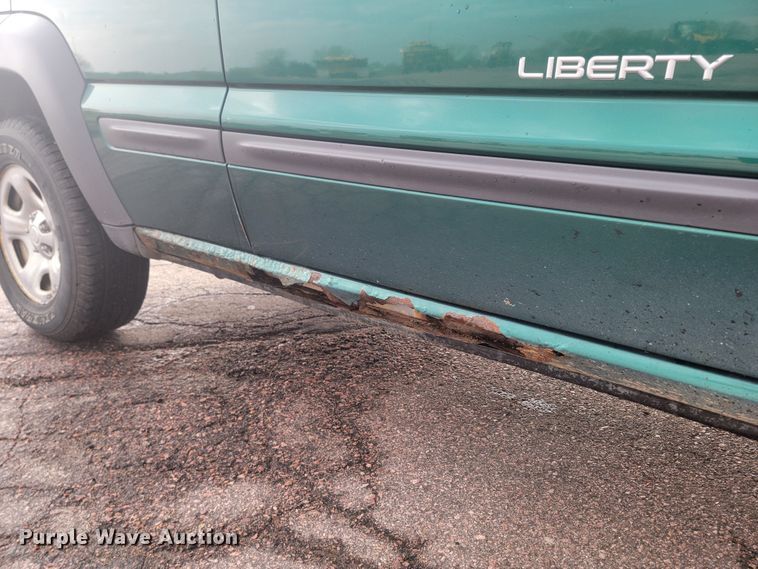 image for item ML9345 2003 Jeep Liberty Sport  SUV