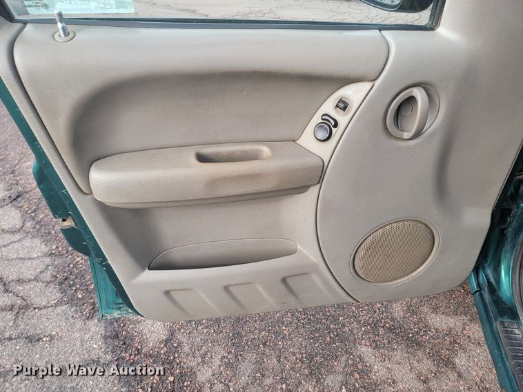 image for item ML9345 2003 Jeep Liberty Sport  SUV