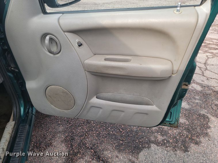 image for item ML9345 2003 Jeep Liberty Sport  SUV