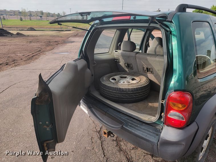 image for item ML9345 2003 Jeep Liberty Sport  SUV