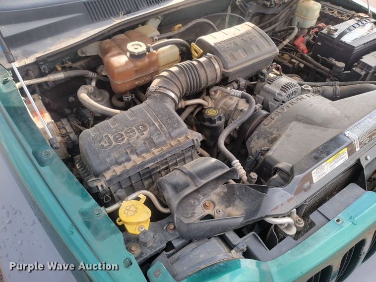 image for item ML9345 2003 Jeep Liberty Sport  SUV