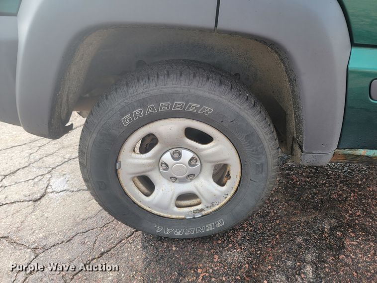 image for item ML9345 2003 Jeep Liberty Sport  SUV