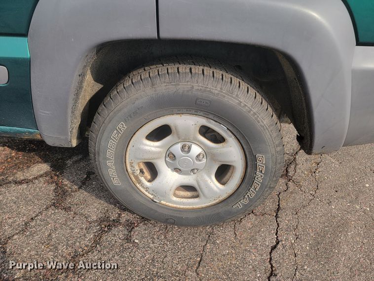 image for item ML9345 2003 Jeep Liberty Sport  SUV