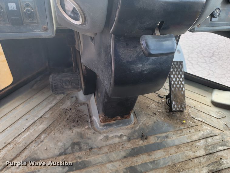 image for item ML9346 2001 Caterpillar 928G  wheel loader