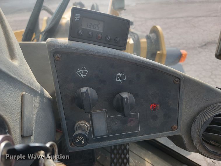 image for item ML9346 2001 Caterpillar 928G  wheel loader