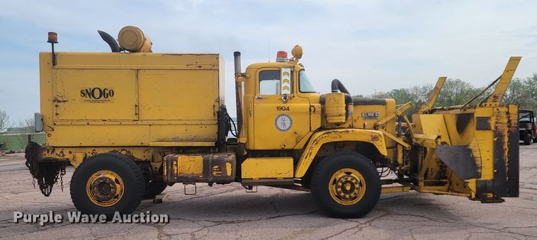 image for item ML9351 1969 FWD KB4-3384  snow blower truck