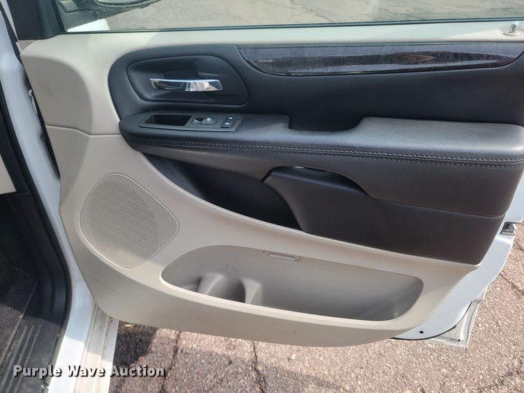 image for item ML9353 2015 Dodge Grand Caravan  van