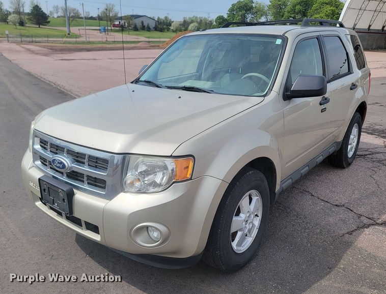 image for item ML9355 2010 Ford Escape XLT  SUV