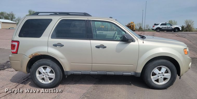 image for item ML9355 2010 Ford Escape XLT  SUV