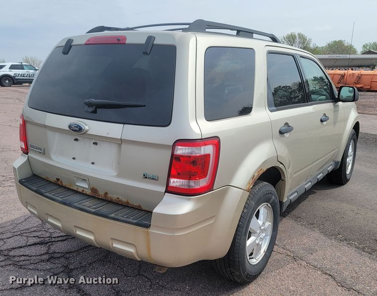 image for item ML9355 2010 Ford Escape XLT  SUV