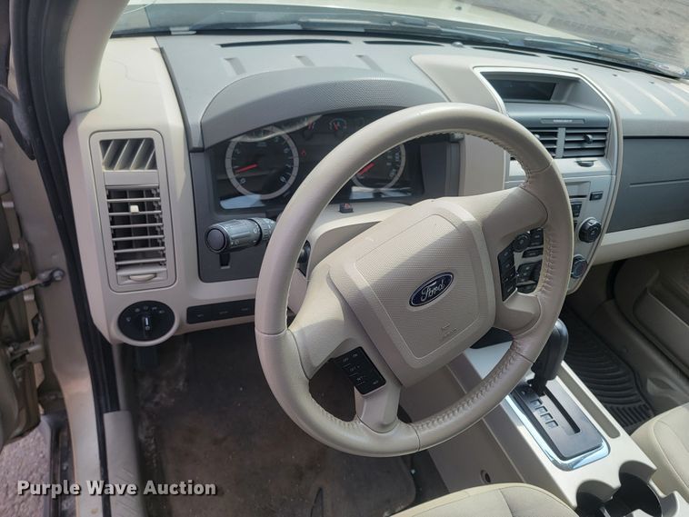 image for item ML9355 2010 Ford Escape XLT  SUV