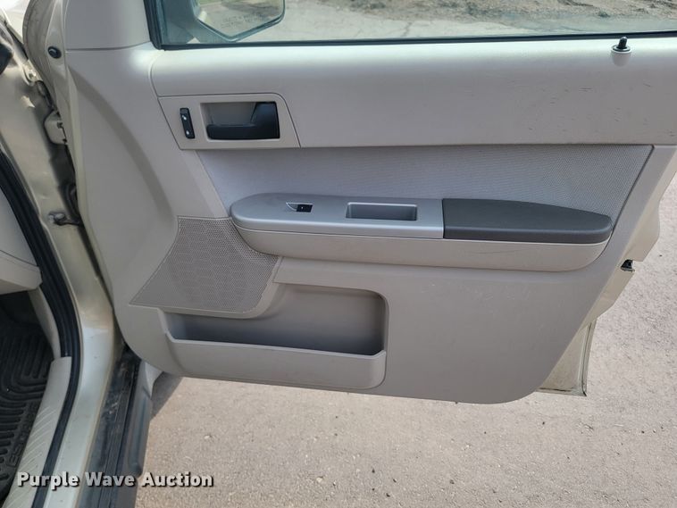 image for item ML9355 2010 Ford Escape XLT  SUV