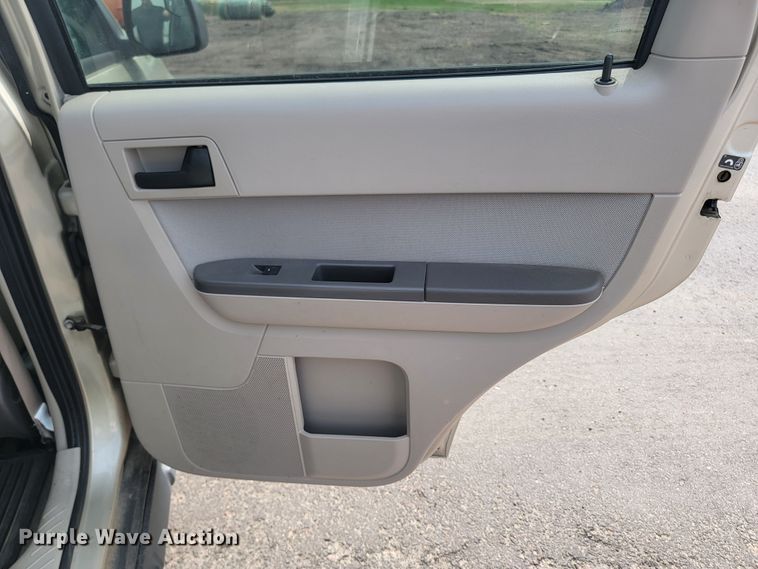 image for item ML9355 2010 Ford Escape XLT  SUV