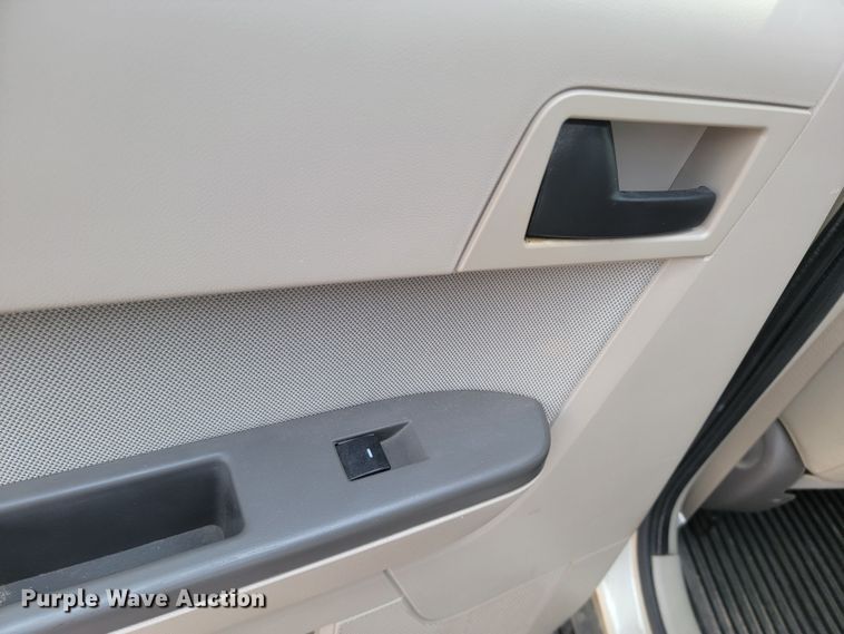 image for item ML9355 2010 Ford Escape XLT  SUV