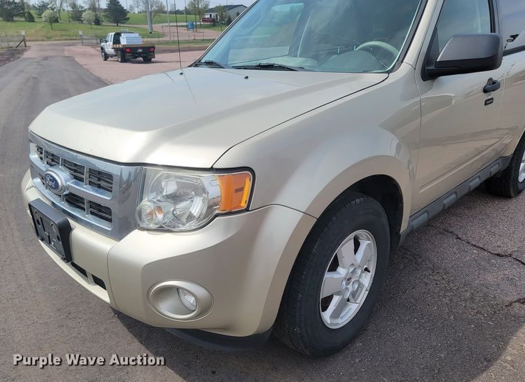 image for item ML9355 2010 Ford Escape XLT  SUV