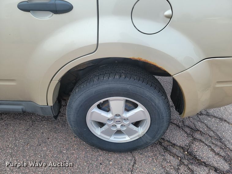 image for item ML9355 2010 Ford Escape XLT  SUV