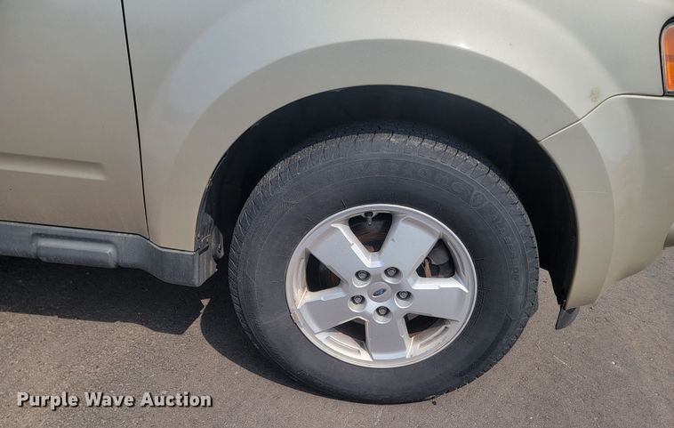 image for item ML9355 2010 Ford Escape XLT  SUV