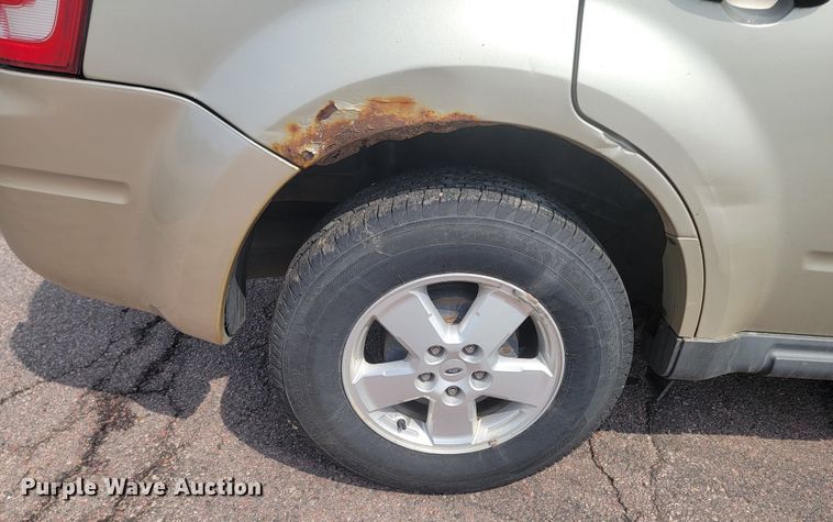 image for item ML9355 2010 Ford Escape XLT  SUV